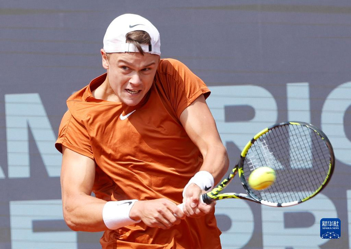 使得他们在 使得他们在