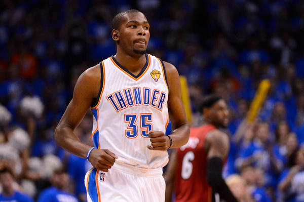 与艺术家共 与艺术家共