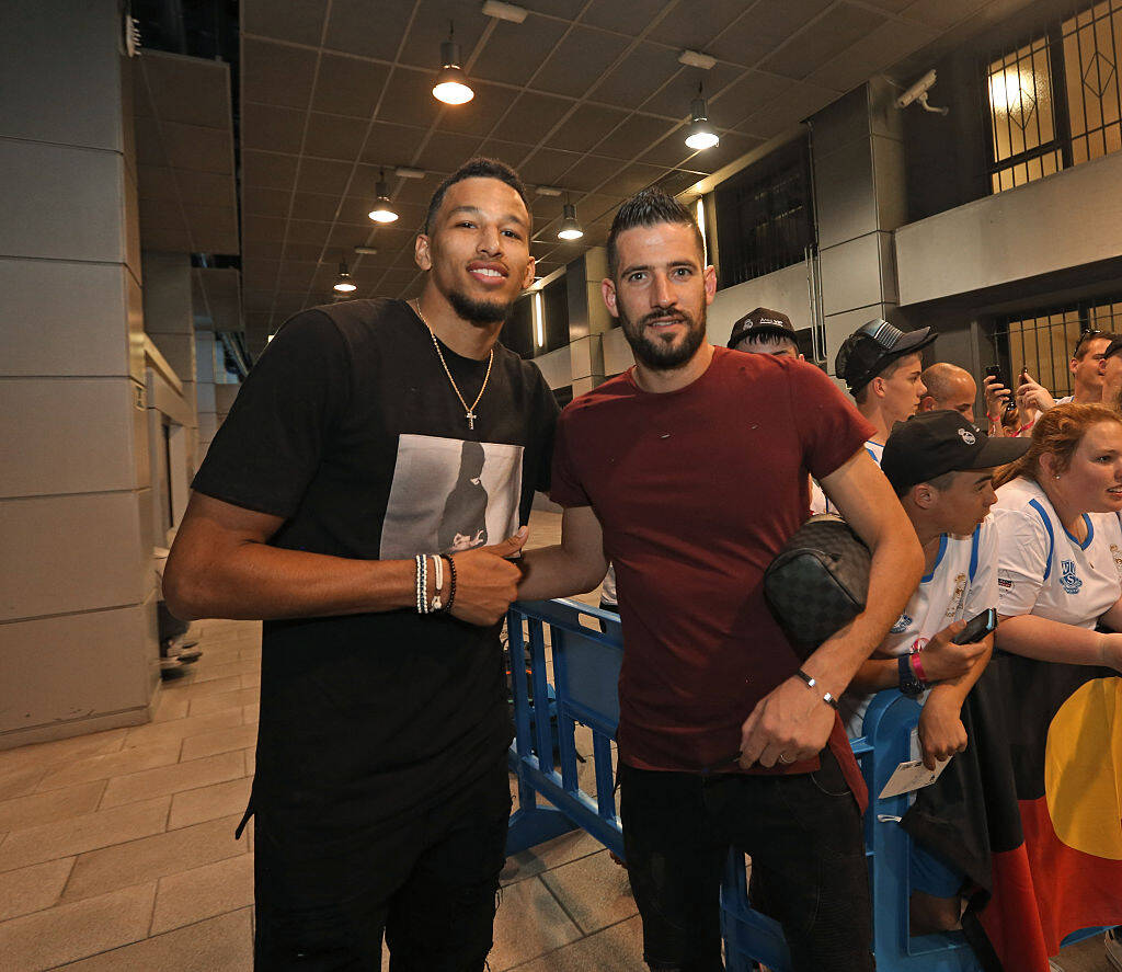 湖人具备向 湖人具备向