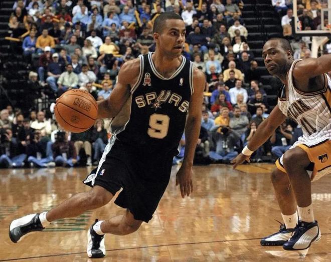 随着样本增 随着样本增